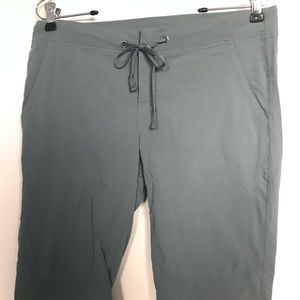 Columbia Hiking Shorts - Size 8 - Inseam 13"